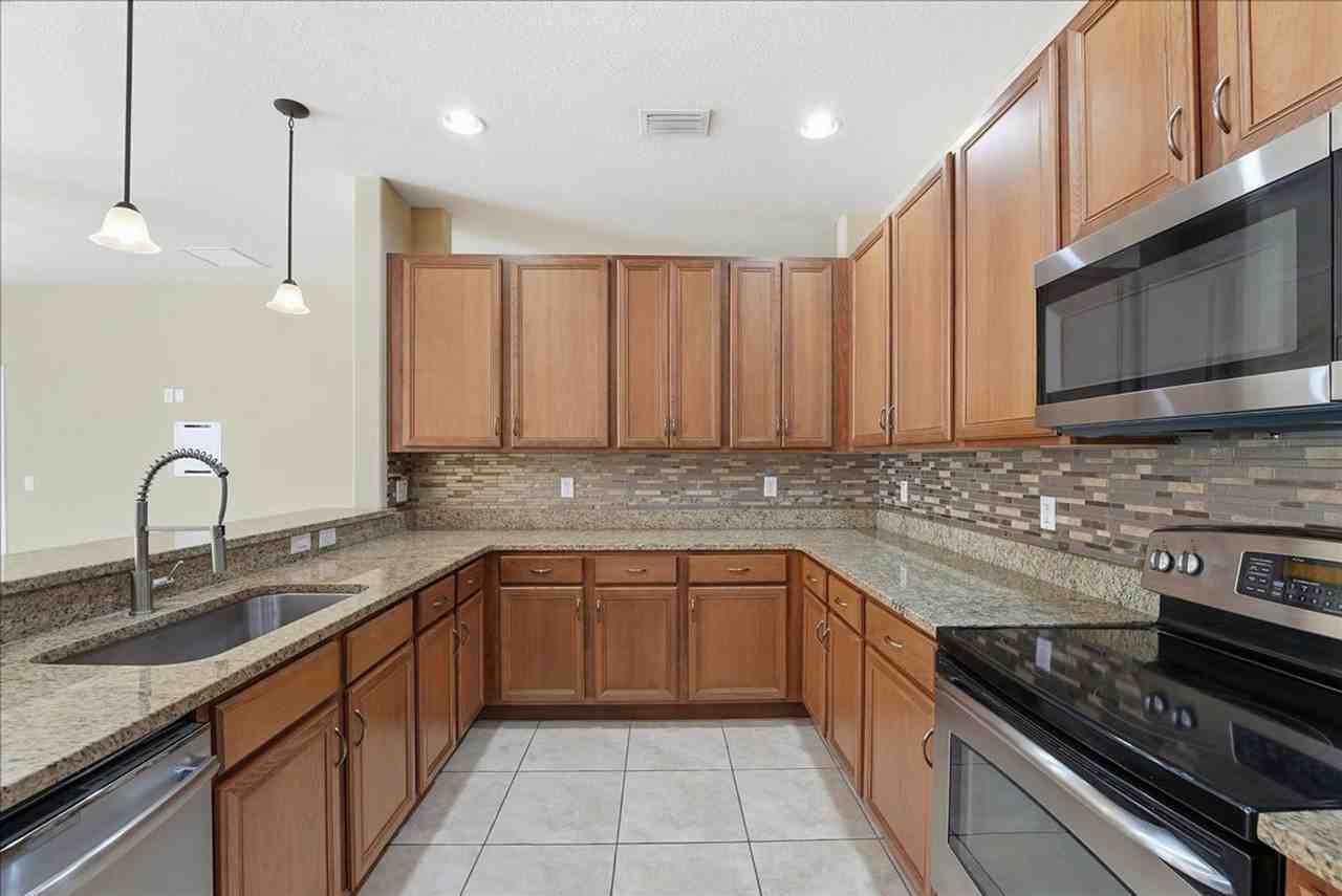 950 E Broadway St - Photo 6 of 16