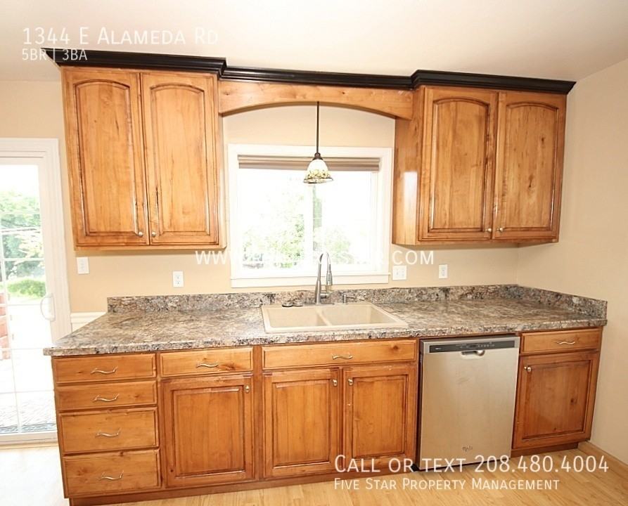 1344 E Alameda Rd - Photo 7 of 19