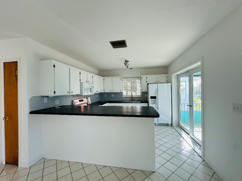 486 Airport Dr S - Photo 4 of 19