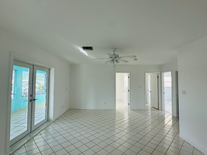 486 Airport Dr S - Photo 5 of 19