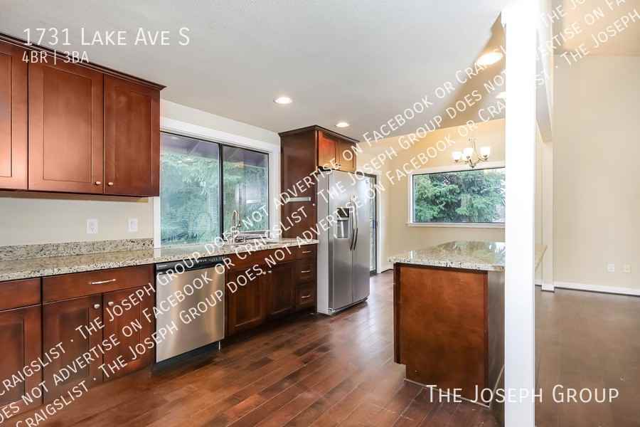 1731 Lake Ave S - Photo 4 of 18