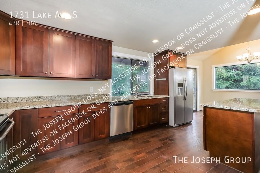 1731 Lake Ave S - Photo 5 of 18