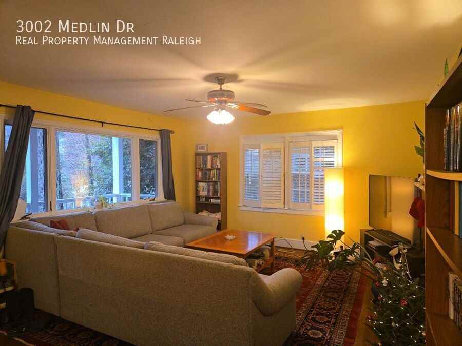 3002 Medlin Dr - Photo 4 of 12