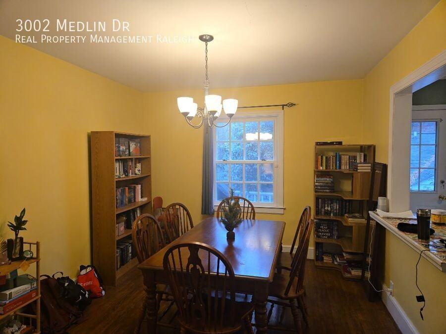 3002 Medlin Dr - Photo 5 of 12