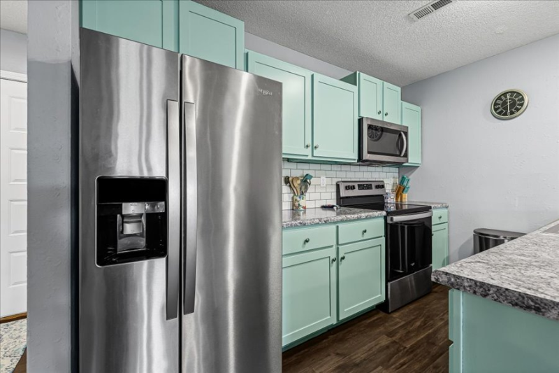 2417 Hartford Rd - Photo 7 of 21