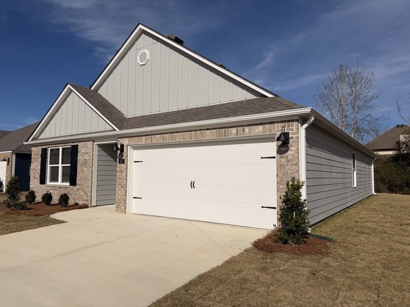 317 Oakmont Cir - Photo 2 of 19