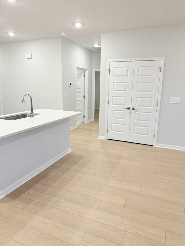 130 Willow Ln - Photo 4 of 20