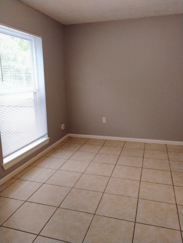 1652 Cedar Lake Dr #D - Photo 2 of 10