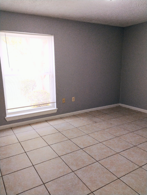 1652 Cedar Lake Dr #D - Photo 3 of 10