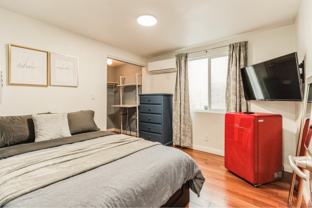 1519 W 37th Pl - Photo 1 of 1