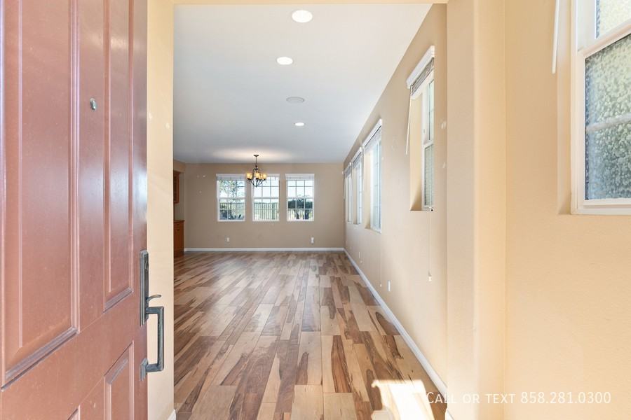 1177 Parkview Dr - Photo 4 of 35