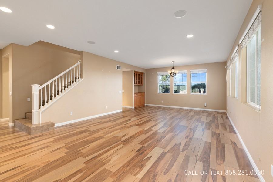 1177 Parkview Dr - Photo 5 of 35