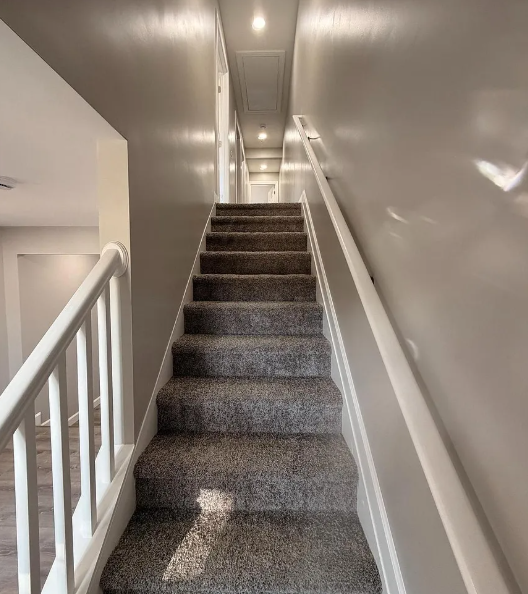 404 Sharp St N - Photo 7 of 9