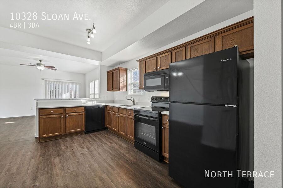 10328 Sloan Ave - Photo 2 of 29