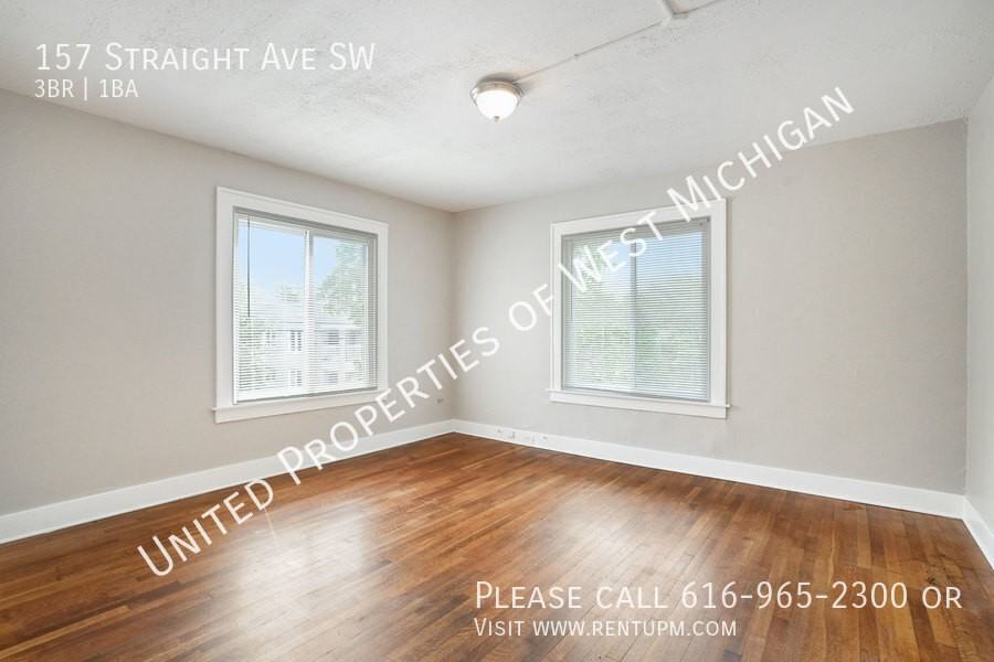 157 Straight Ave Sw - Photo 2 of 19