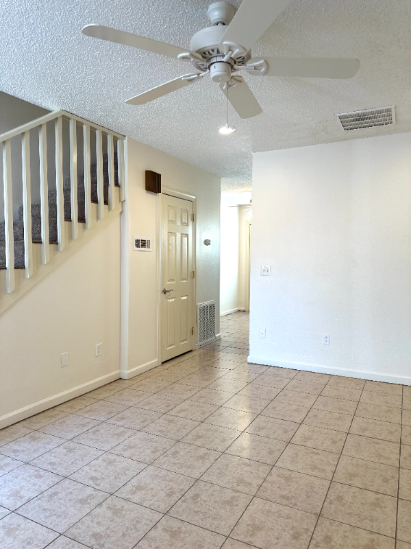 1370 N Oakland Ave #1 - Photo 2 of 7