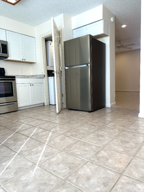 1370 N Oakland Ave #1 - Photo 5 of 7