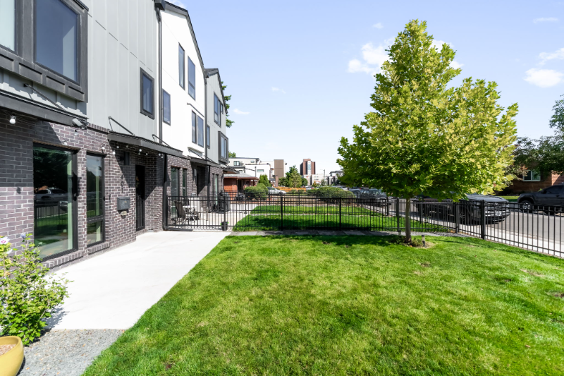 1401 Yates St - Photo 4 of 20