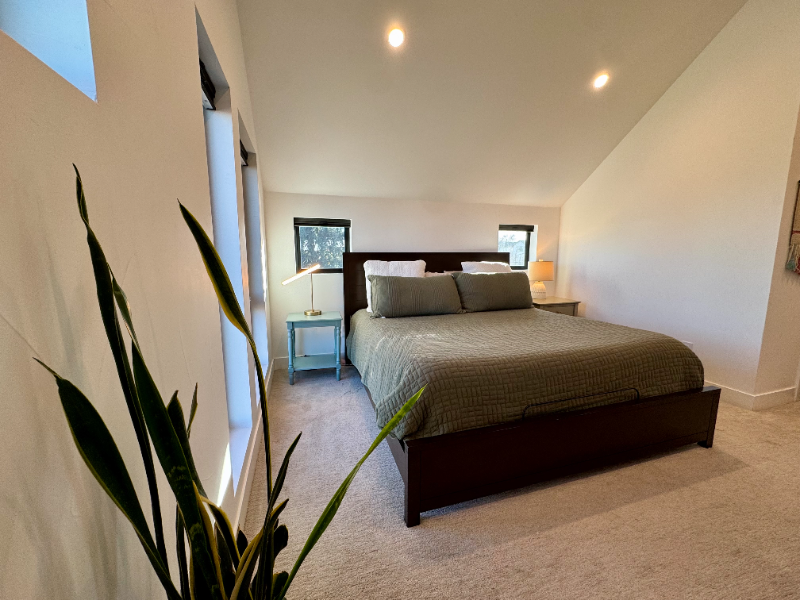 1401 Yates St - Photo 6 of 20