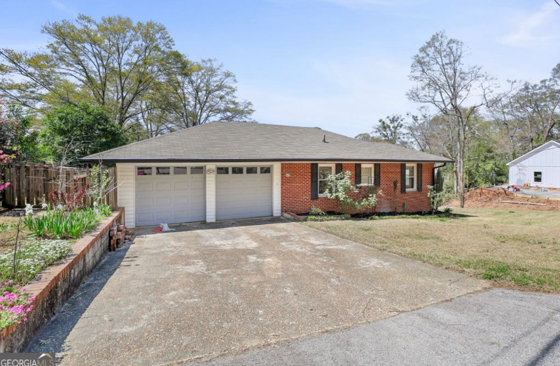 102 Church St - Photo 2 of 20