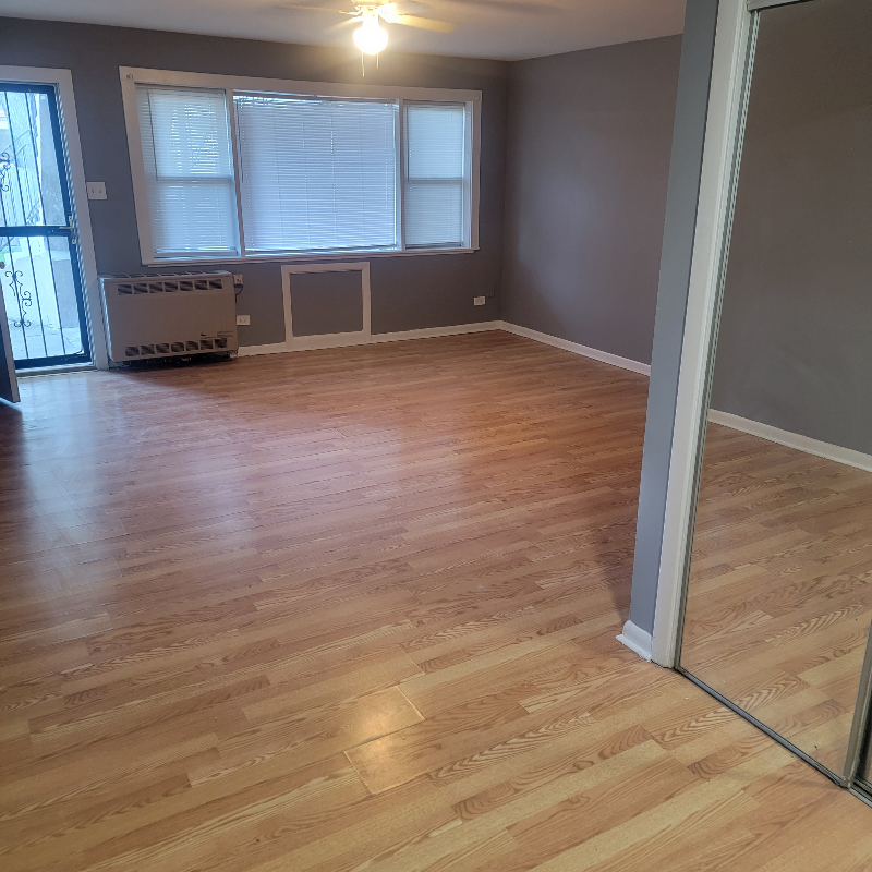 9915 S Wood St #8 - Photo 4 of 6