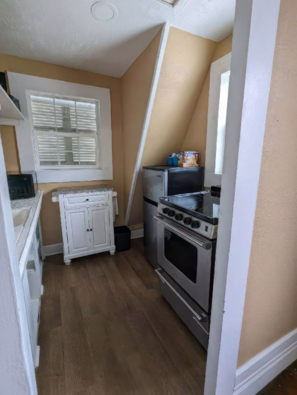 119 S Rife St #B - Photo 3 of 8