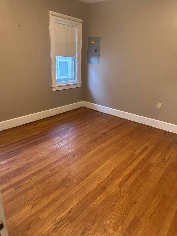 1203 W 26th St #1UPSTAIRS - Photo 6 of 7