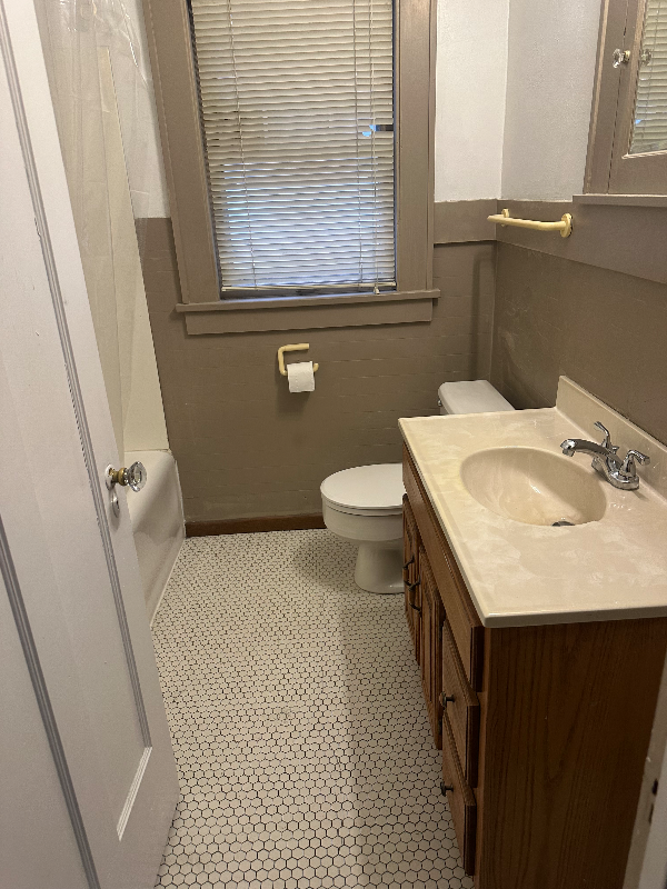 1203 W 26th St #1UPSTAIRS - Photo 7 of 7