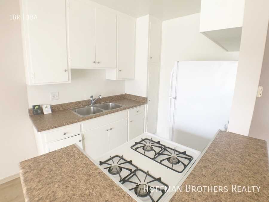 12616 Caswell Ave #7 - Photo 3 of 7