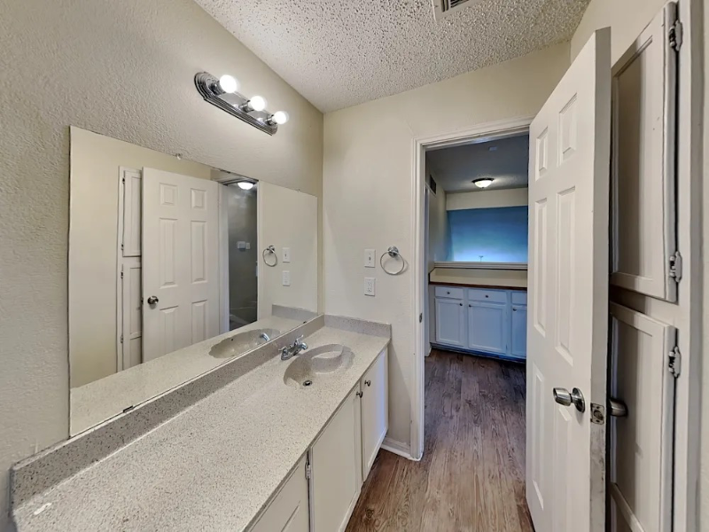 4110 Devon Ct - Photo 2 of 14