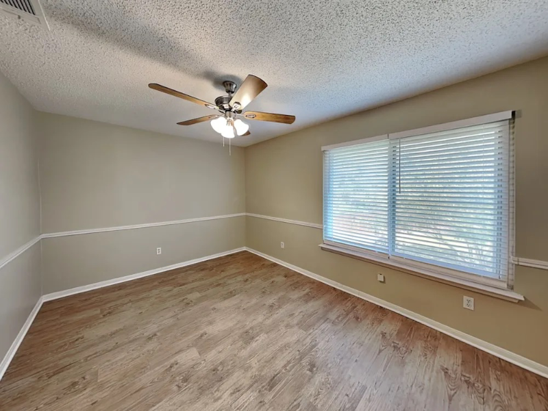 4110 Devon Ct - Photo 4 of 14