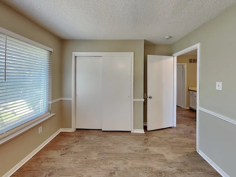 4110 Devon Ct - Photo 5 of 14