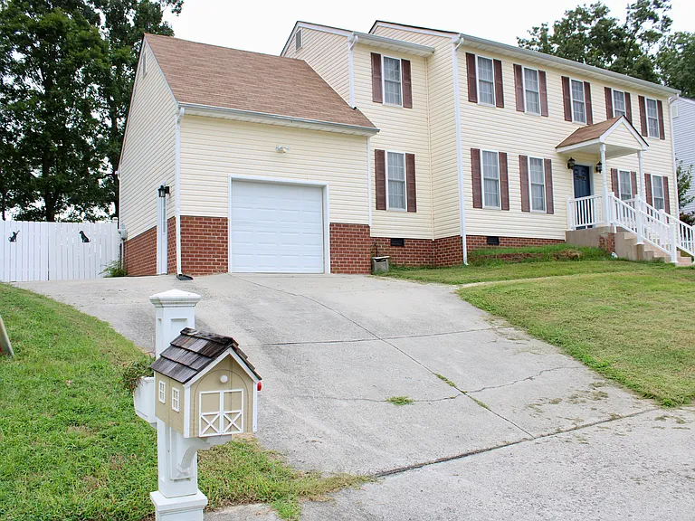 3730 Carrie Ridge Ct - Photo 3 of 20