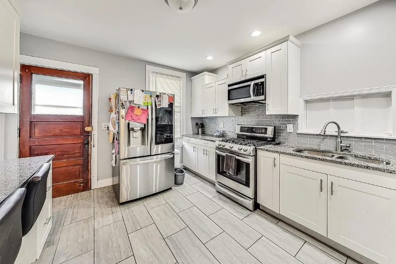 2541 N Hamlin Ave #1 - Photo 3 of 13