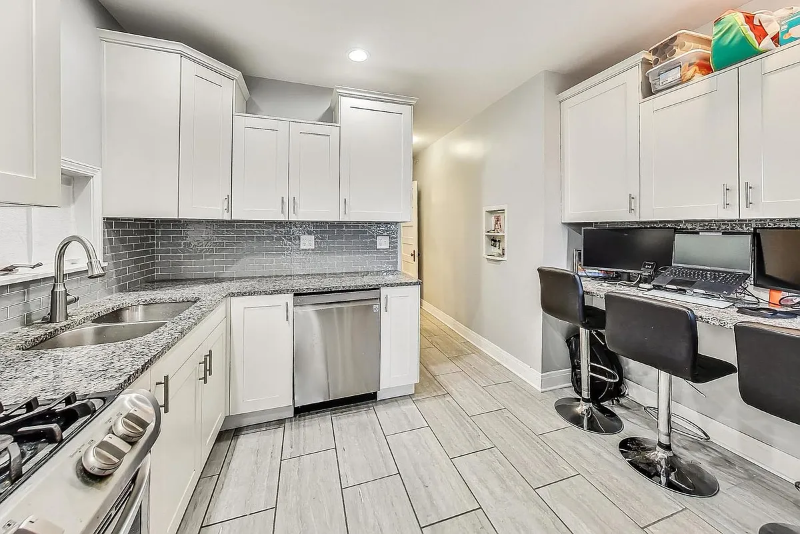 2541 N Hamlin Ave #1 - Photo 4 of 13