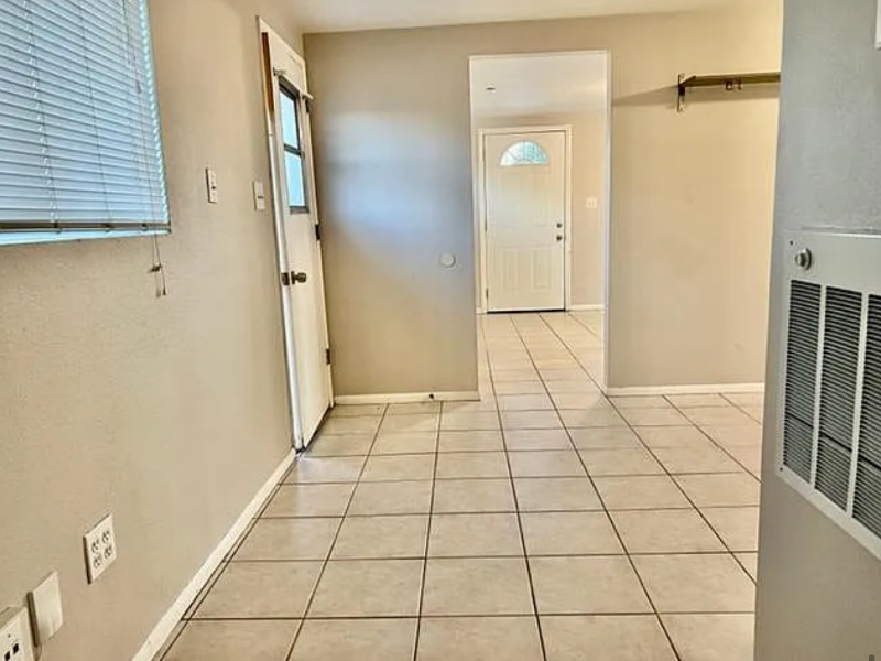 1745 Warnock Dr #A - Photo 5 of 8