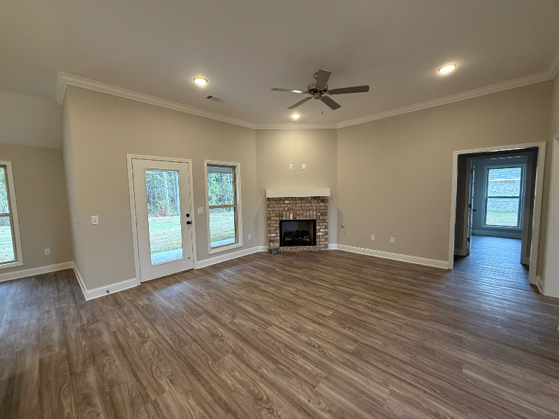 546 Patrick Farms Dr - Photo 2 of 20