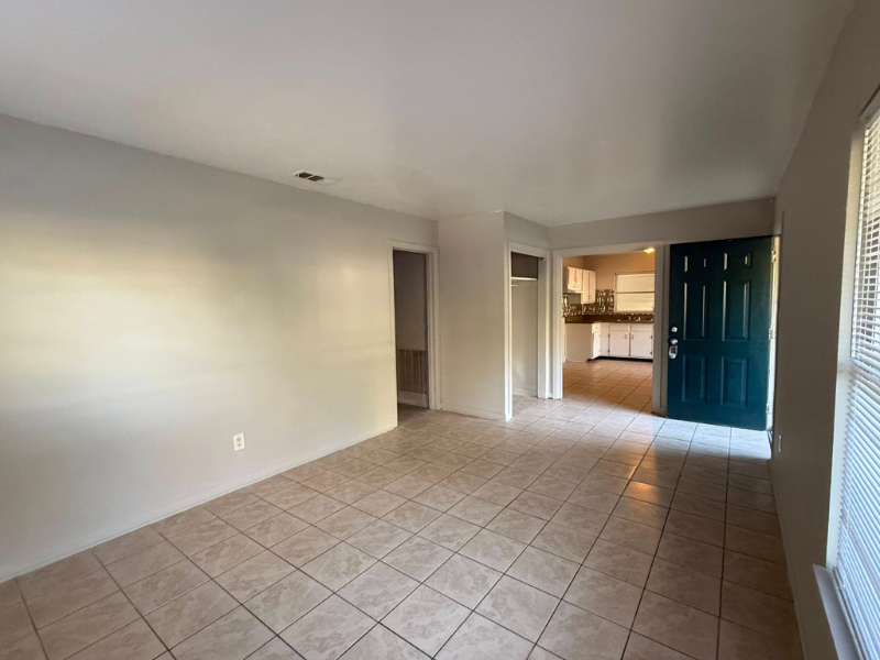 3103 Prospect St - Photo 3 of 14