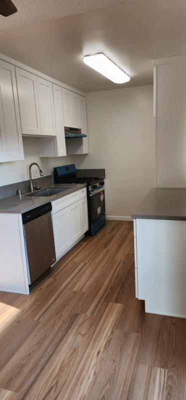 5430 Corteen Pl #25 - Photo 3 of 17