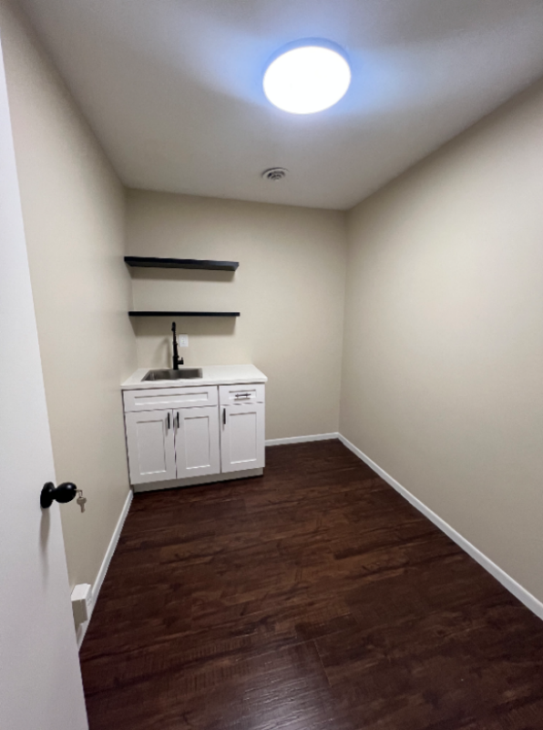 508 E Broad St #1 - Photo 4 of 18