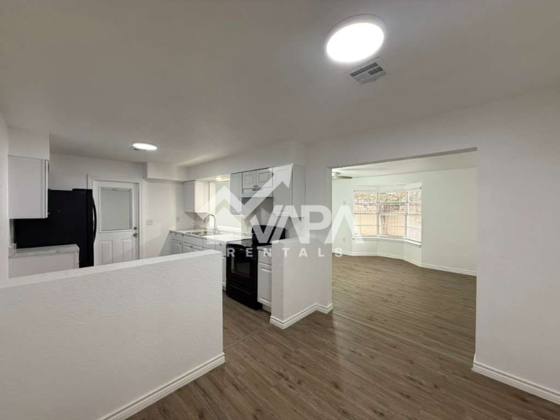 231 Middlebury Dr - Photo 3 of 19