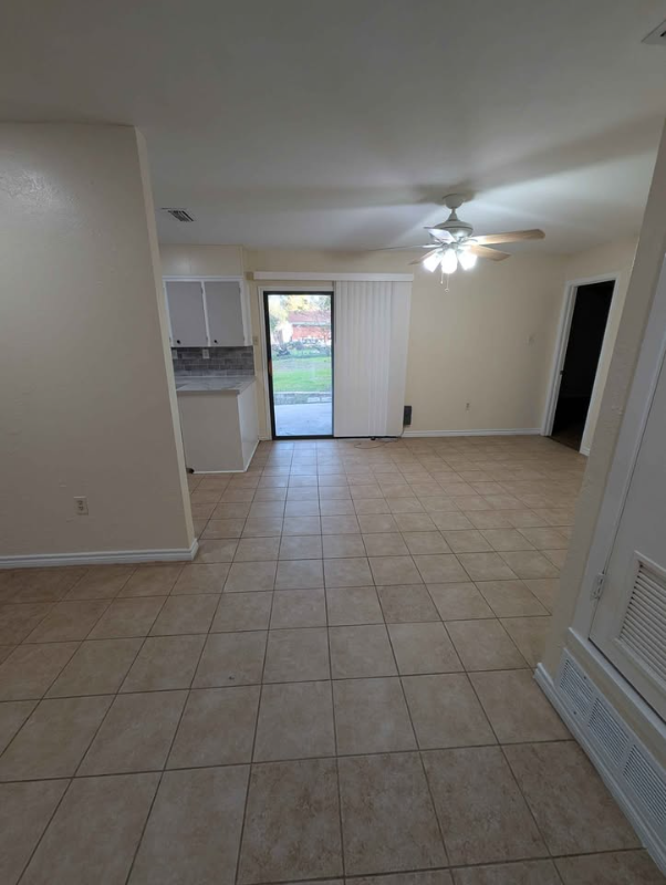 931 Edwards St - Photo 3 of 15