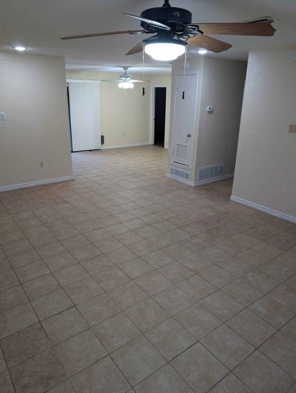 931 Edwards St - Photo 4 of 15