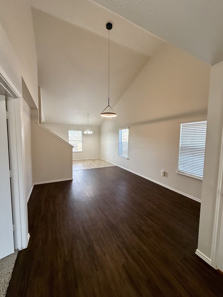 18304 Belfry Pass #1 - Photo 3 of 27