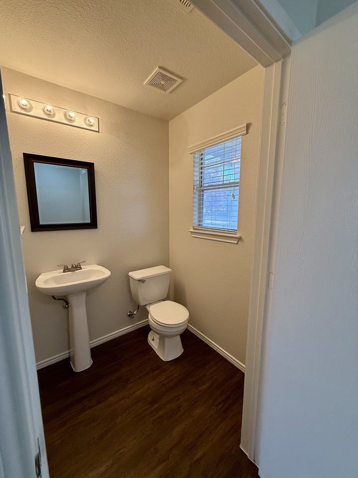 18304 Belfry Pass #1 - Photo 6 of 27