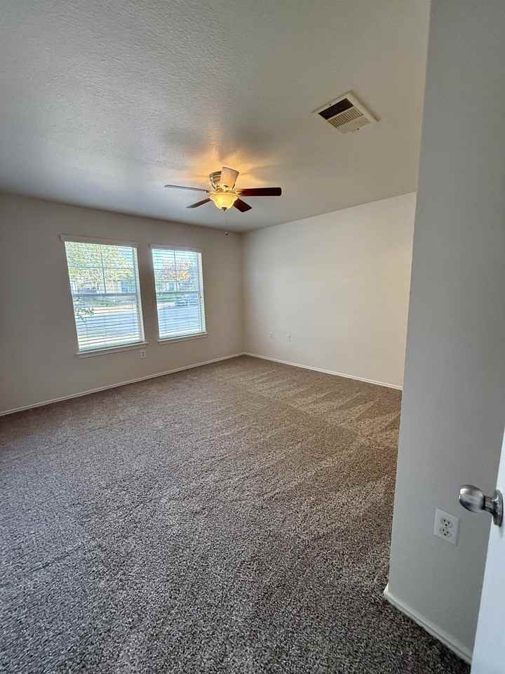 18304 Belfry Pass #1 - Photo 7 of 27