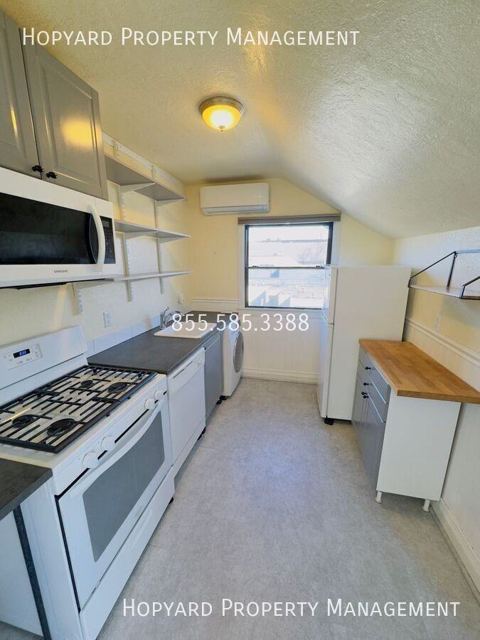 828 5th Ave - Photo 3 of 5