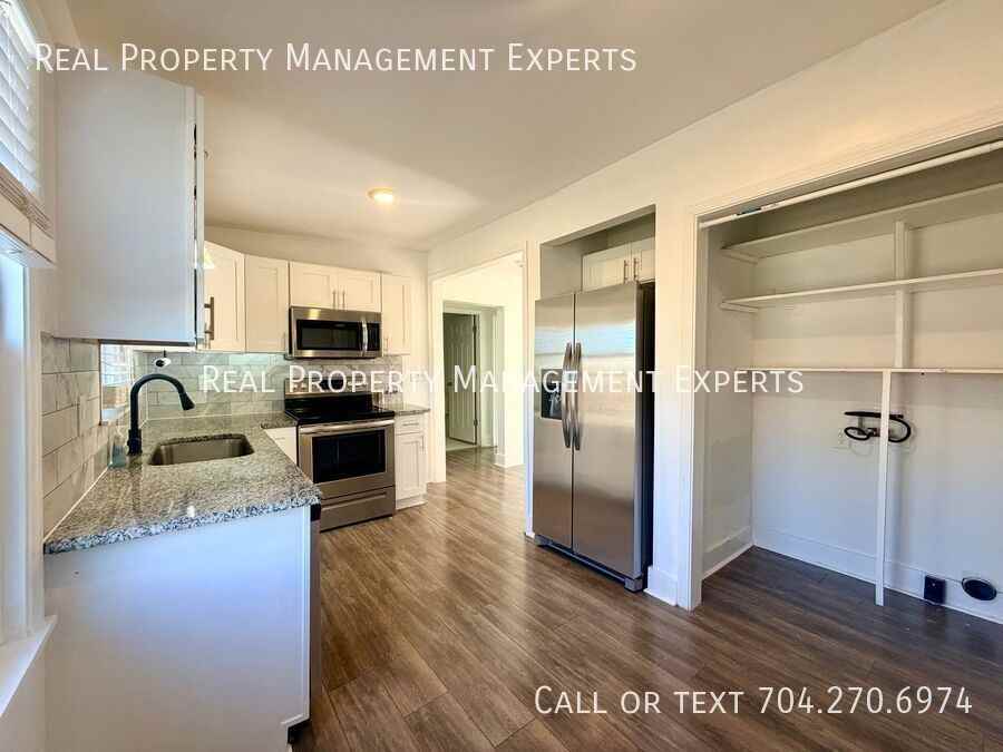 903 Michigan St - Photo 5 of 16