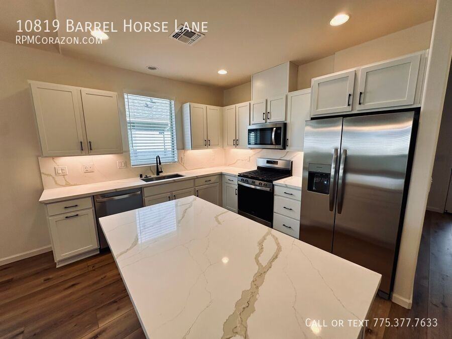 10819 Barrel Horse Ln - Photo 7 of 19