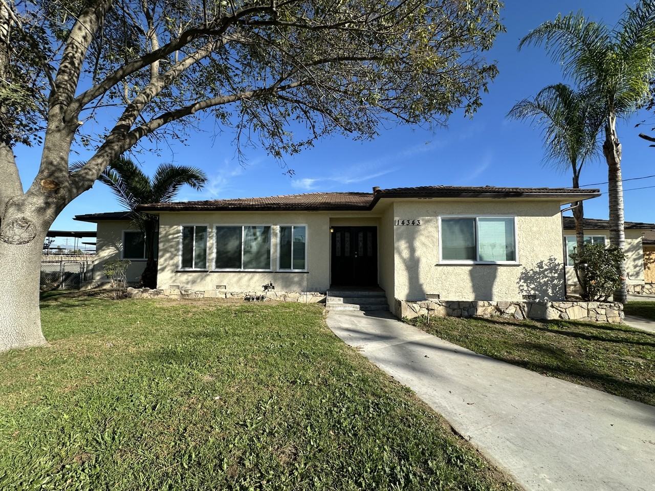 14343 Bon View Ave - Photo 2 of 23